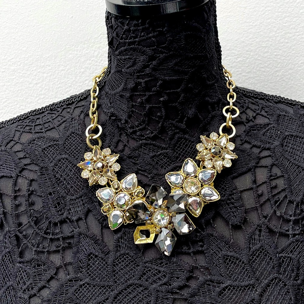 3 D flower grey statement necklace